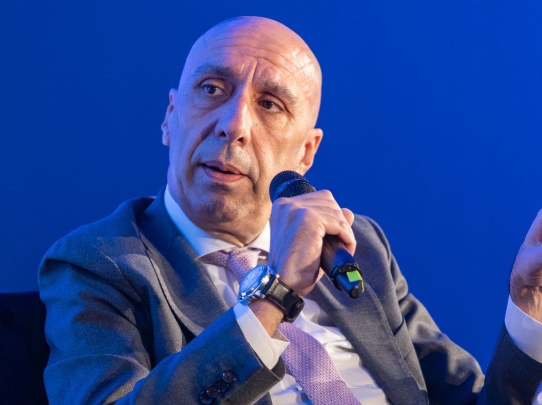 Συνέδριο «Ελλάδα 2025-2030» – Μπρατάκος: «Επιχειρηματικότητα, ακαδημαϊκή κοινότητα, πολιτεία και κοινωνία πρέπει να συνεννοηθούν όλοι μαζί για την αλλαγή του παραγωγικού μοντέλου»