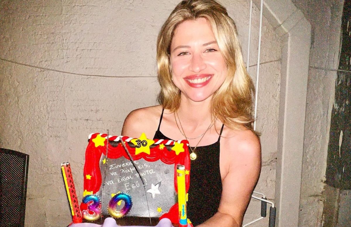 Εριέττα Μανούρη: Συγκινημένη με την έκπληξη των φίλων της για τα γενέθλιά της