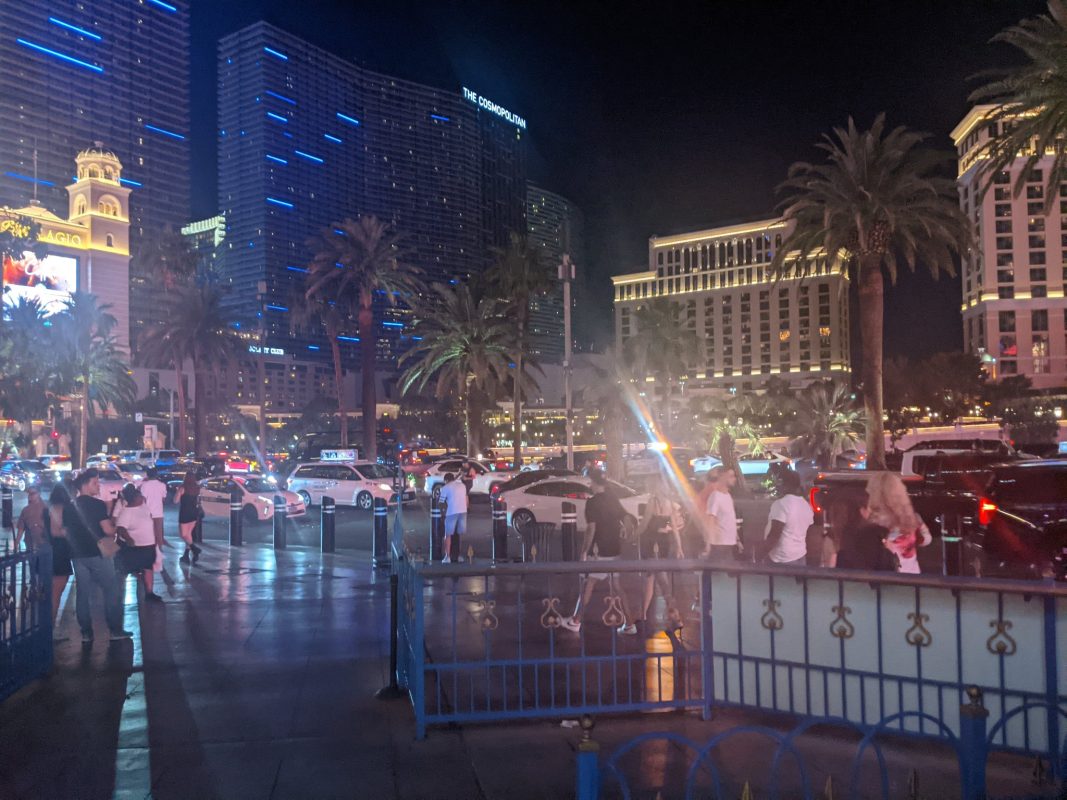 Πυροβολισμοί στο Λας Βέγκας: Ένας νεκρός – Ανθρωποκυνηγητό για τον δράστη –  BINTEO