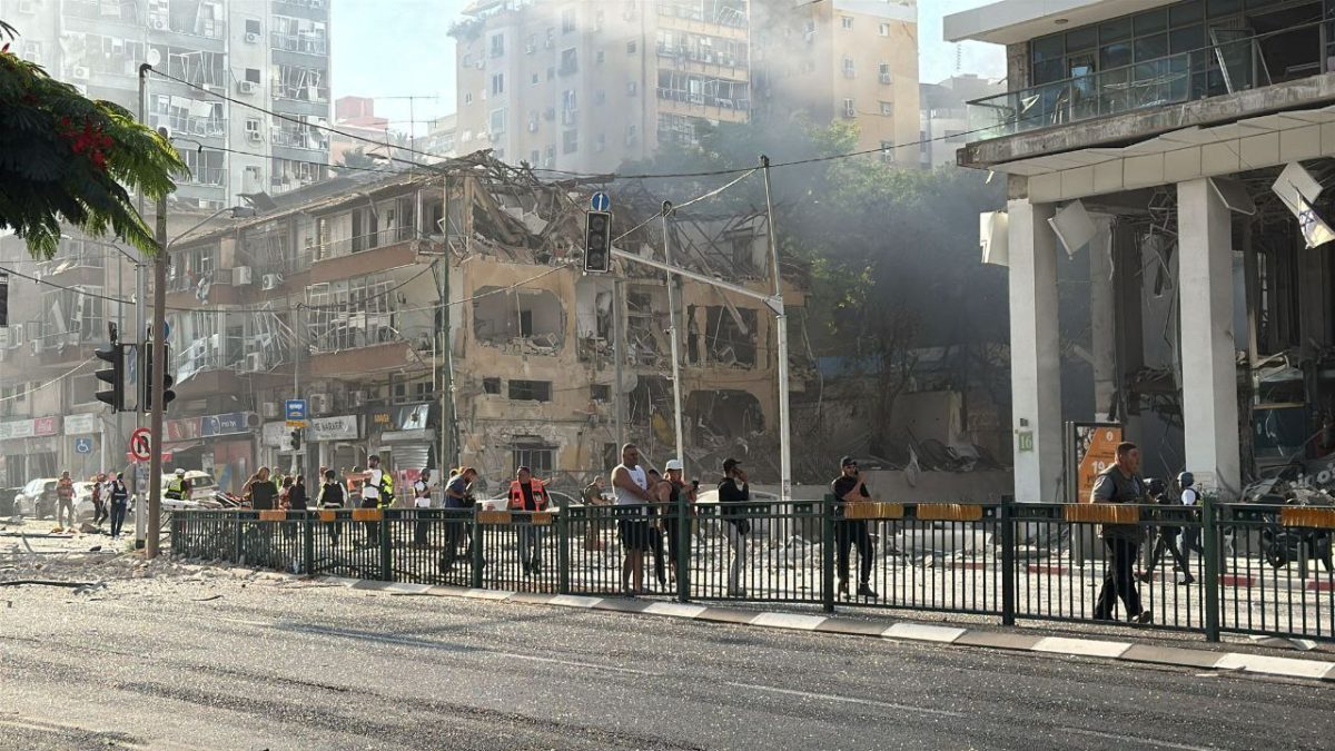 Το Ιράν εξαπέλυσε επίθεση με βαλλιστικούς πυραύλους κατά του Ισραήλ – Nέο χτύπημα από το Τελ Αβίβ