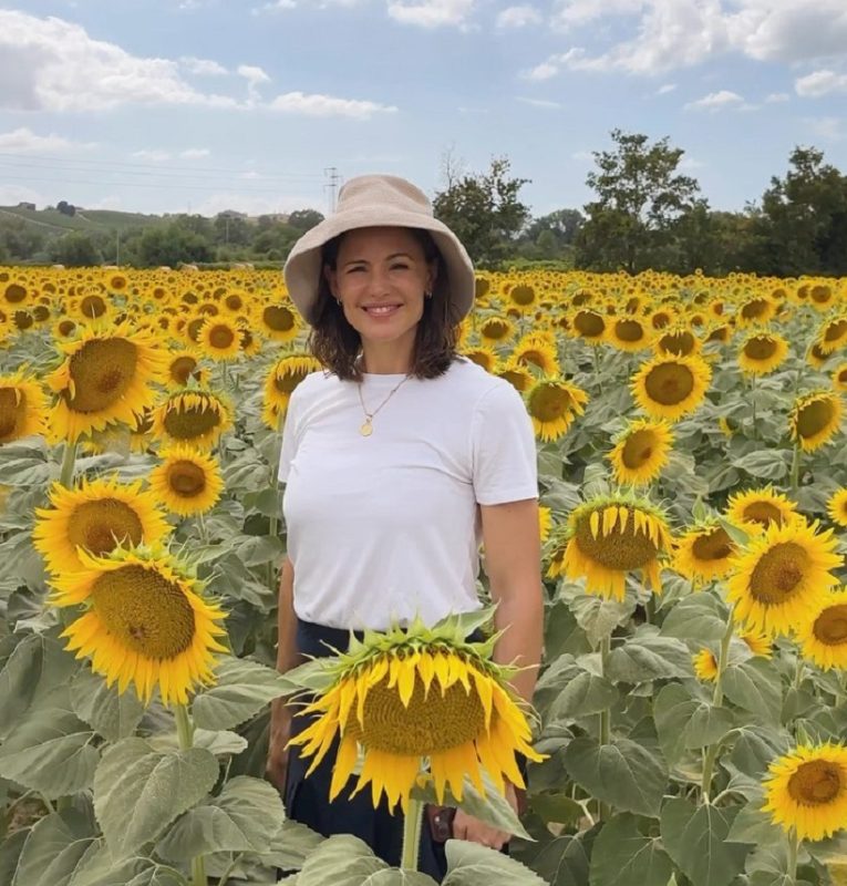 Jennifer Garner: Παθιασμένα φιλιά και αγκαλιές με τον John Miller