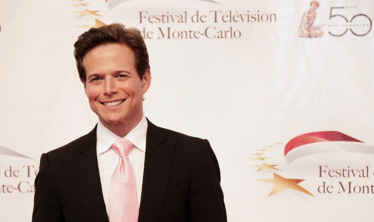 Scott Wolf: Διαζύγιο έπειτα από 21 χρόνια γάμου για τον σταρ του «Μόνοι στο σπίτι»