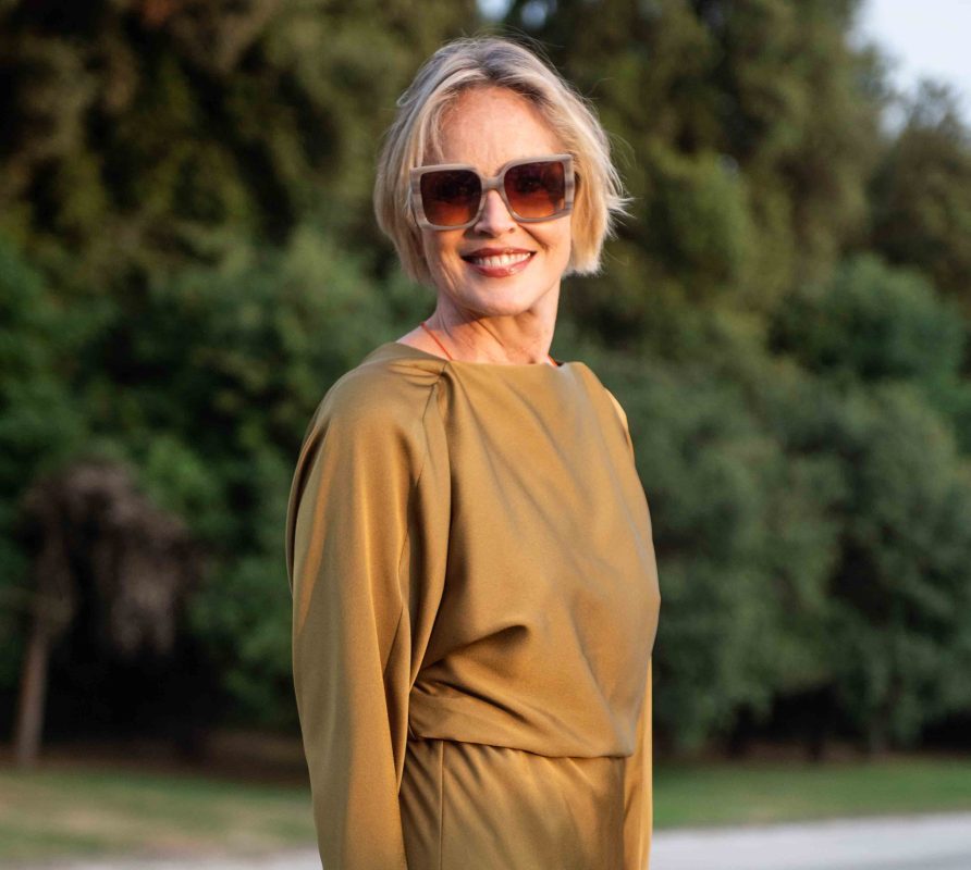 Η Sharon Stone στα 67 σπάει τα ταμπού – Ποζάρει topless με τον πρώην της Halle Berry