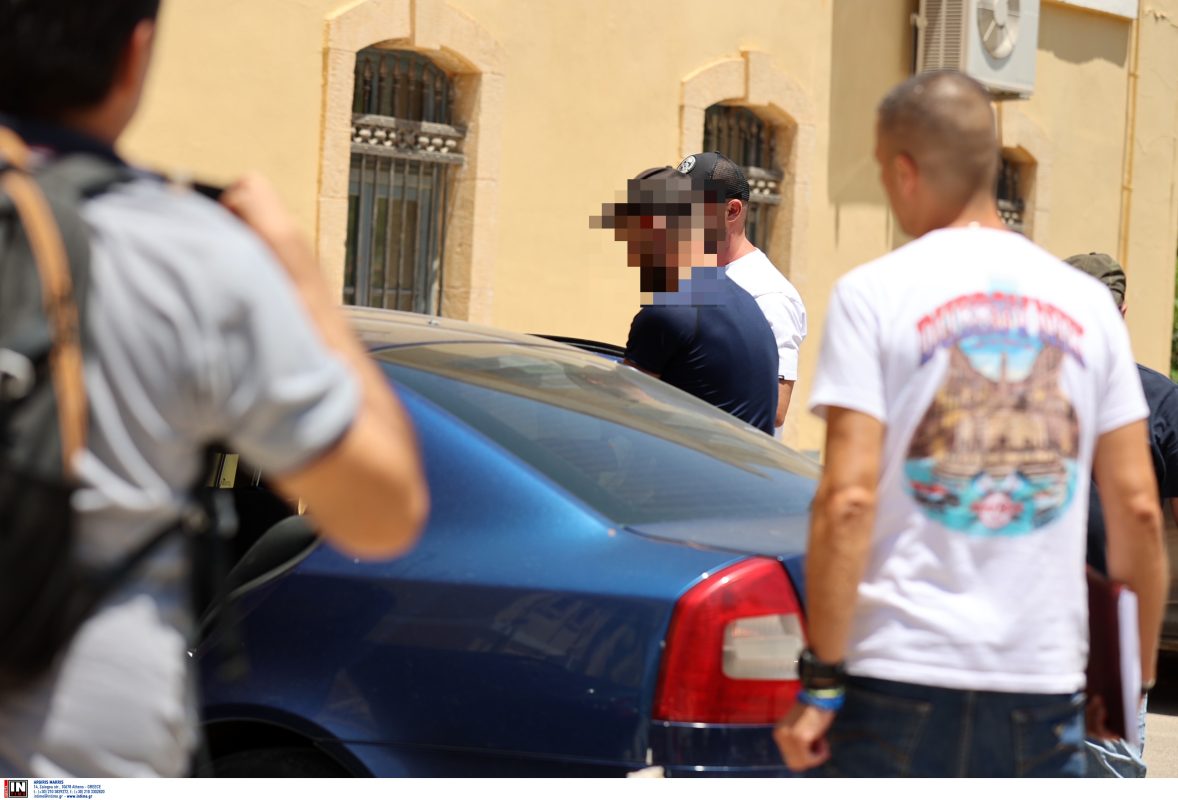 Σύλληψη Αζέρου που φωτογράφιζε βάσεις στη Σούδα: Οι 5.000 εικόνες και το κρυπτογραφικό λογισμικό