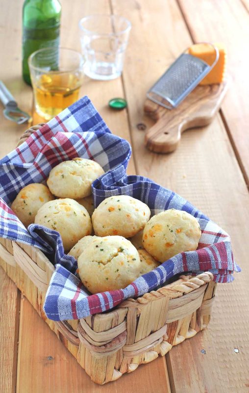 Πρωινά ψωμάκια με βρώμη και cottage cheese: Η πιο εύκολη συνταγή με πρωτεΐνη για Σάββατο πρωί