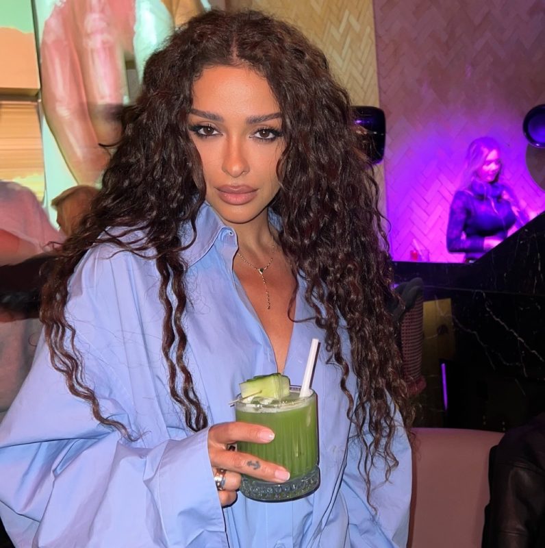 Ελένη Φουρέιρα: Το χιουμοριστικό βίντεο με την… ταραμοσαλάτα και τους κοιλιακούς