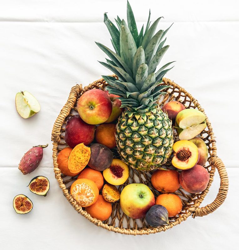 Ο σωστός τρόπος να τρώτε τα φρούτα – Μικρά κόλπα που κάνουν τη διαφορά