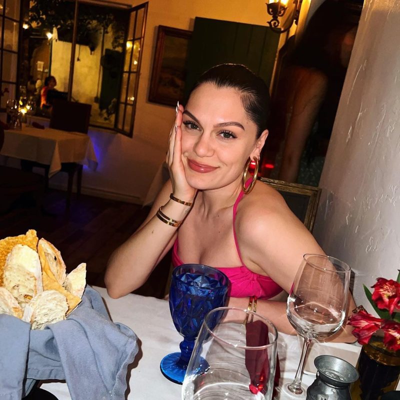 Jessie J: Διαγνώστηκε με καρκίνο του μαστού – «Θα εξαφανιστώ για λίγο»