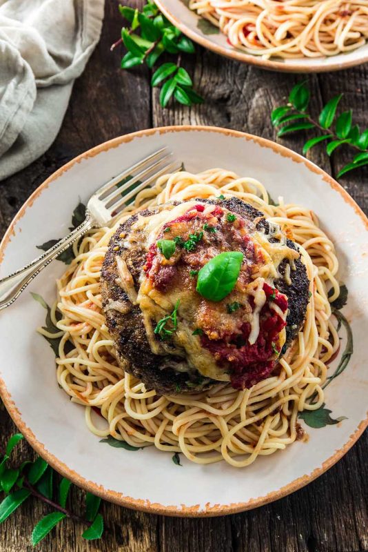 Συνταγή ημέρας: Κεφτέδες σε κρέμα 4 τυριών & παντζαριού με αρωματικά σπαγγέτι και φρέσκο βασιλικό