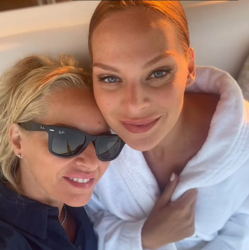 Γενέθλια για την Υβόννη Μπόσνιακ – Τα λόγια καρδιάς της Μαρίας Μπεκατώρου που τη συγκίνησαν