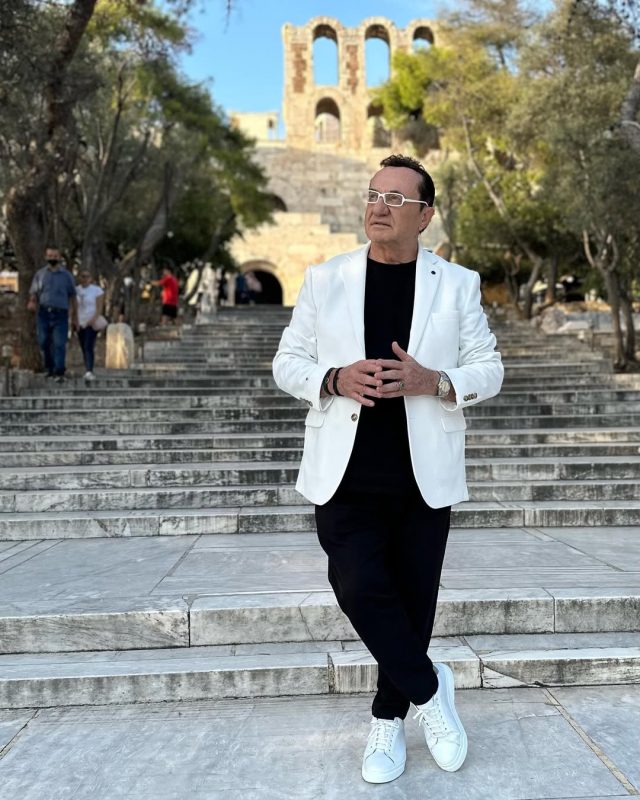 Λευτέρης Πανταζής: Σοκαριστικό ατύχημα για τον τραγουδιστή – ΦΩΤΟ