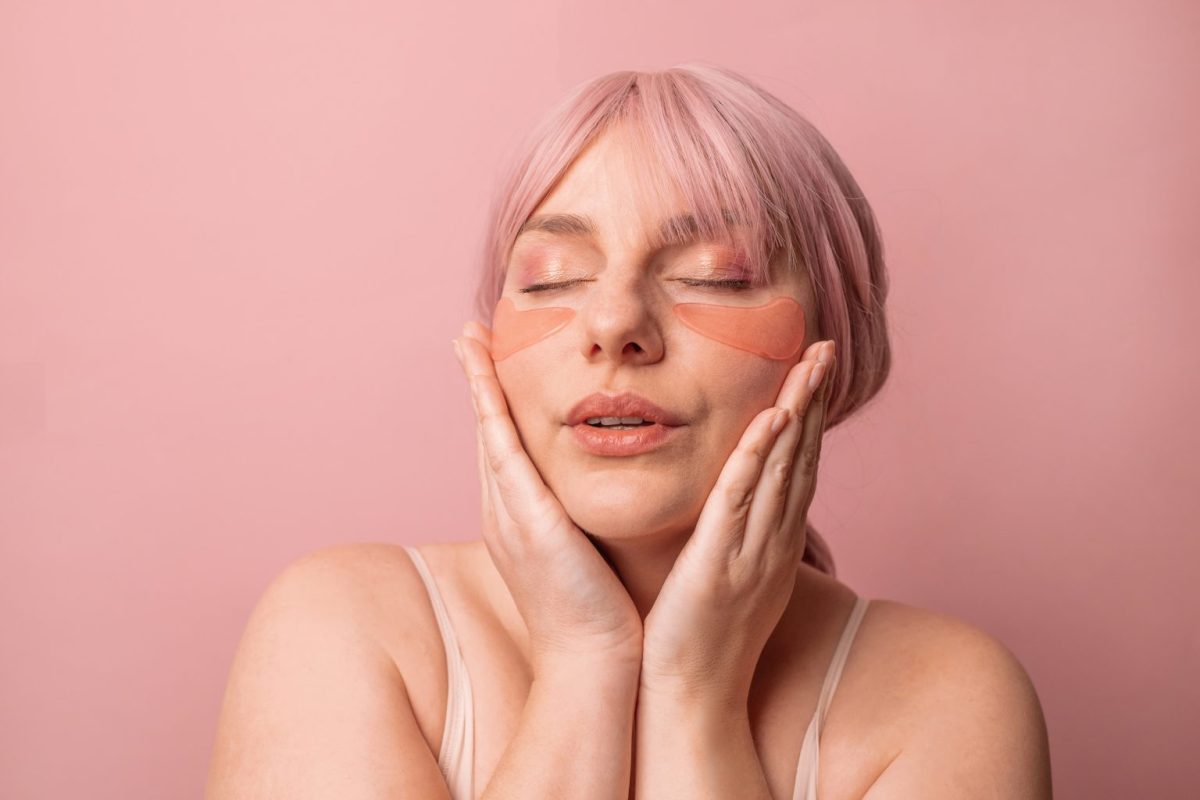 Περιποίηση δέρματος μετά τα 40: Ποια η ιδανική πρωινή και βραδινή ρουτίνα για ρυτίδες και ενυδάτωση