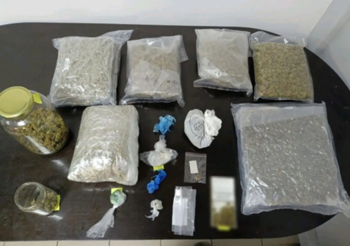 «Μπλούζα», «φούτερ», «κλειδιά»: Πώς δρούσαν τα κυκλώματα που διακινούσαν ναρκωτικά στα γήπεδα της Θεσσαλονίκης – Τρεις νέες συλλήψεις