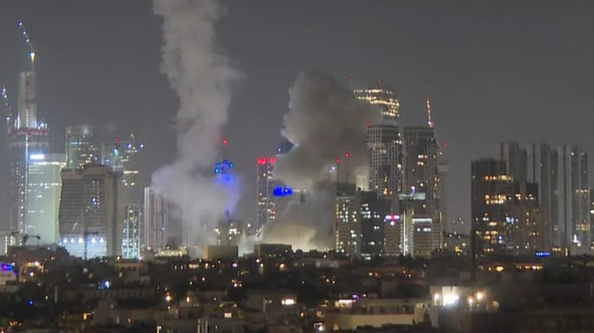 «Βροχή» πυραύλων στο κέντρο του Τελ Αβίβ – ΒΙΝΤΕΟ