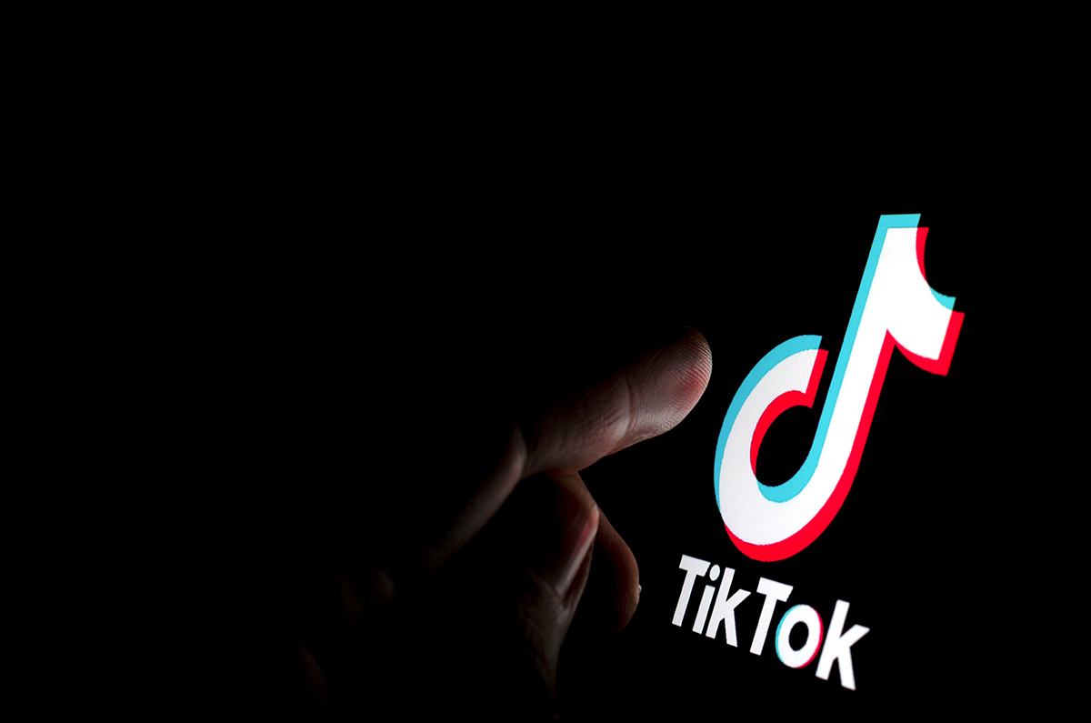 Το TikTok υπέγραψε συμφωνία για να αποφύγει την απαγόρευσή του στις ΗΠΑ