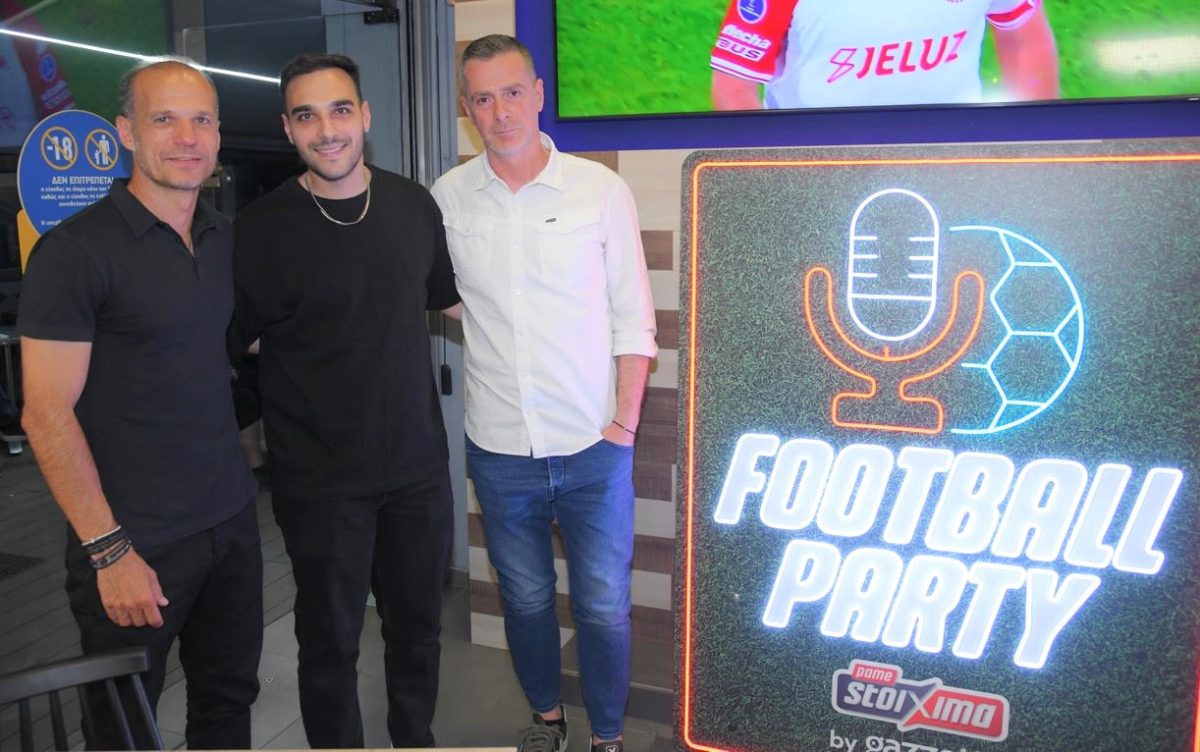 Ο Στέφανος Κοτσόλης φωτογραφήθηκε με τον κόσμο που βρέθηκε στο Αιγάλεω