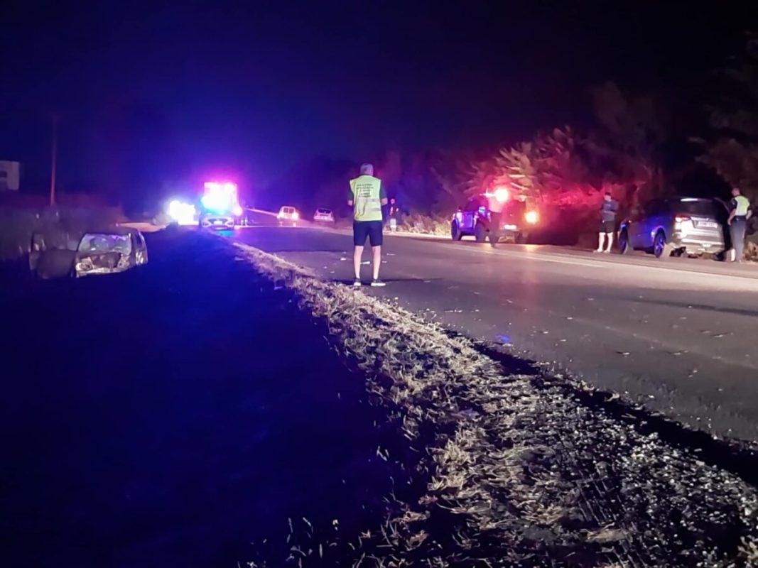 Σοβαρό τροχαίο στον Τύρναβο: Τρεις τραυματίες, ο ένας διασωληνωμένος