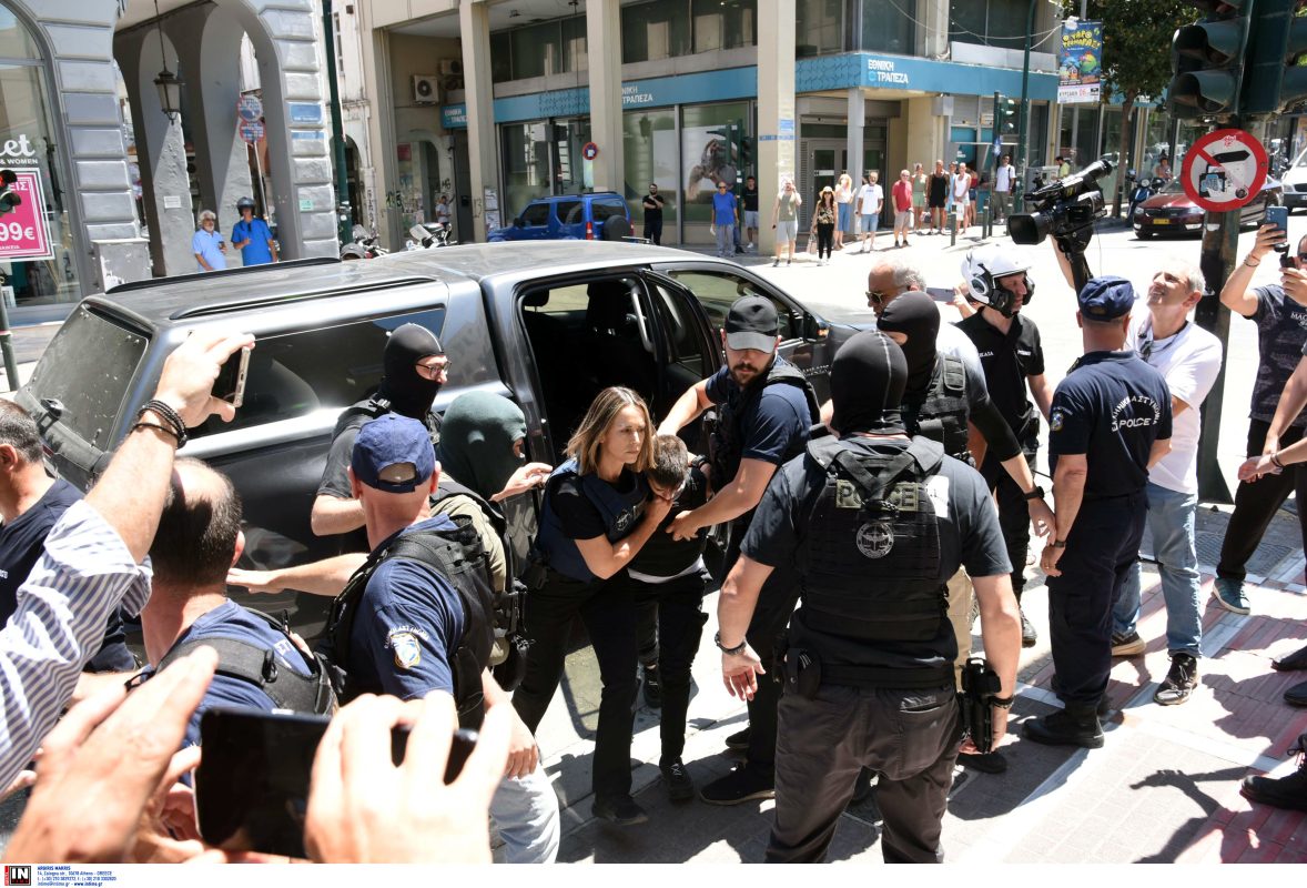 Πάτρα: Στα δικαστήρια η Ειρήνη Μουρτζούκου – «Φόνισσα» φώναζαν πολίτες – Θα απολογηθεί την Κυριακή