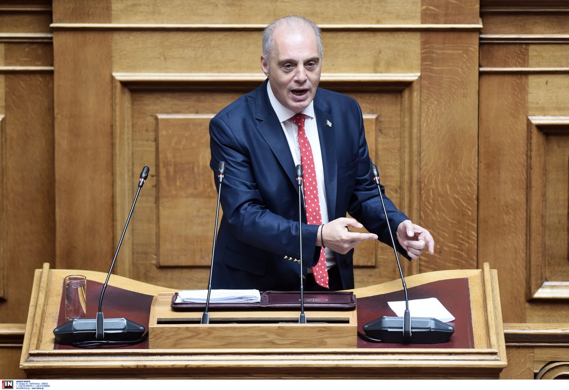 Βελόπουλος: «Εμείς θα στείλουμε φρεγάτες για να βουλιάξουν τα δουλεμπορικά»