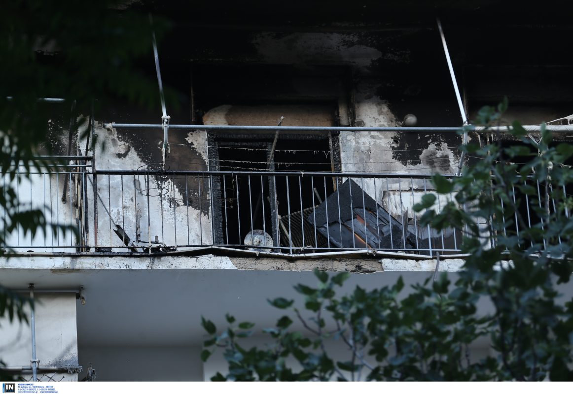 Φωτιά στο σπίτι του Πέτρου Φιλιππίδη – Ήταν μέσα στο διαμέρισμα και κάλεσε ο ίδιος το «100»