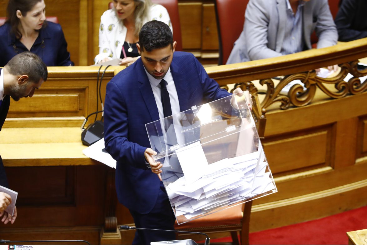 Παραπέμπεται στο Δικαστικό Συμβούλιο για παράβαση καθήκοντος ο Κ. Καραμανλής