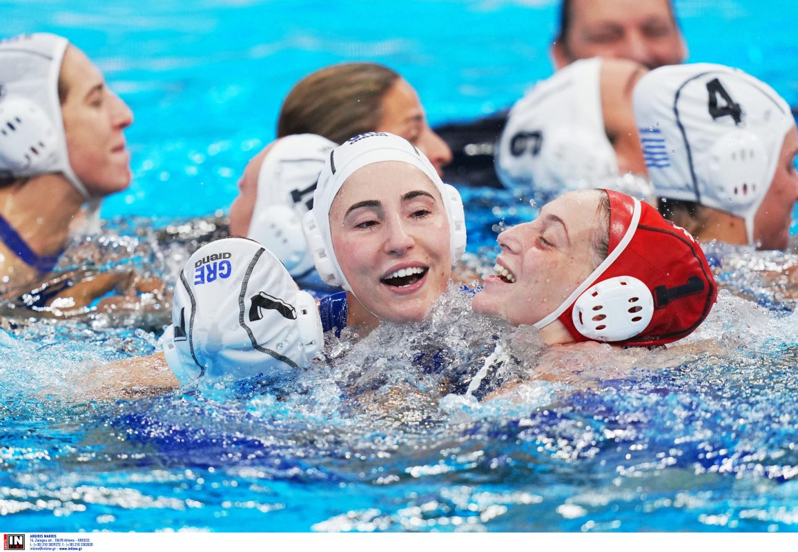 Τα συγχαρητήρια του πολιτικού κόσμου για τα «χρυσά» κορίτσια της εθνικής πόλο