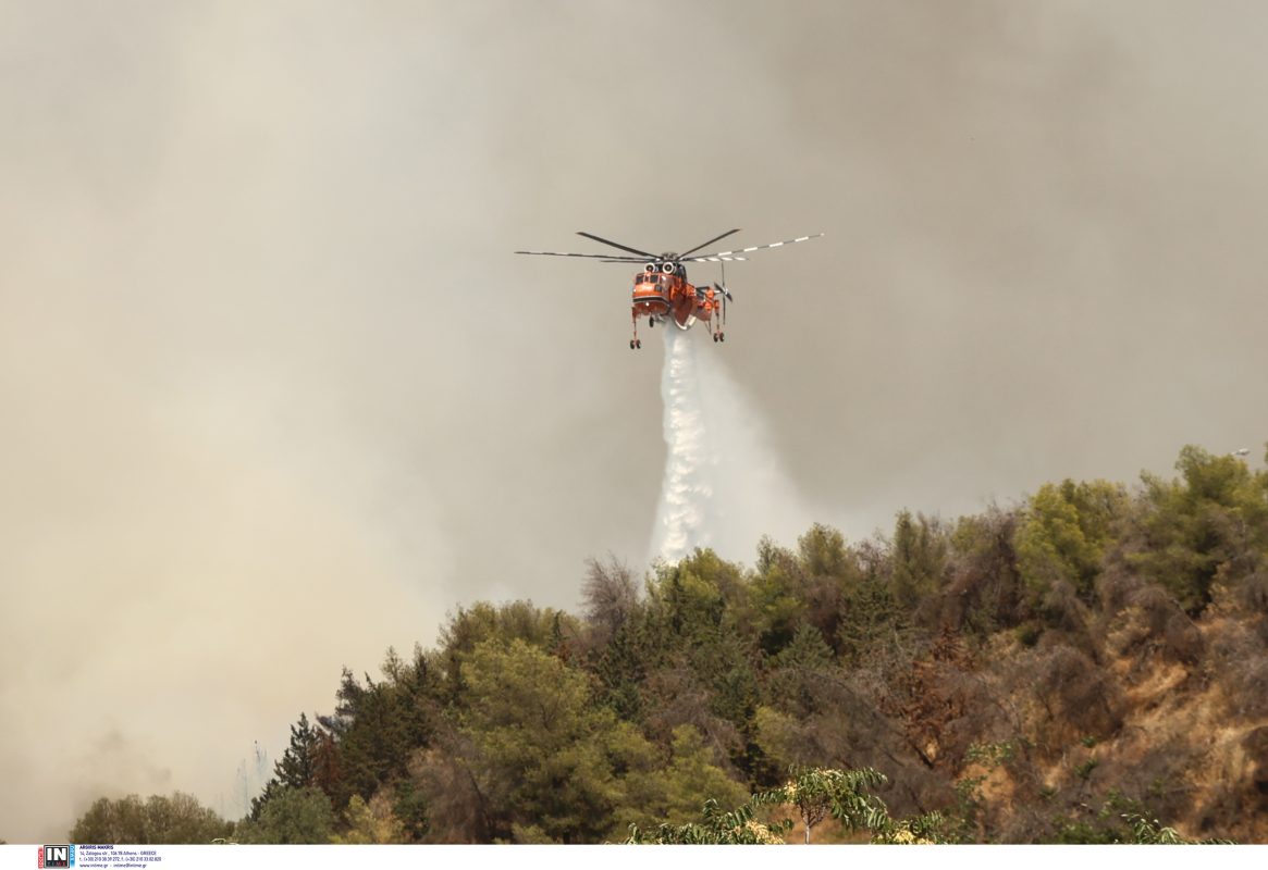 Σε ύφεση η φωτιά στην Πολυτεχνειούπολη