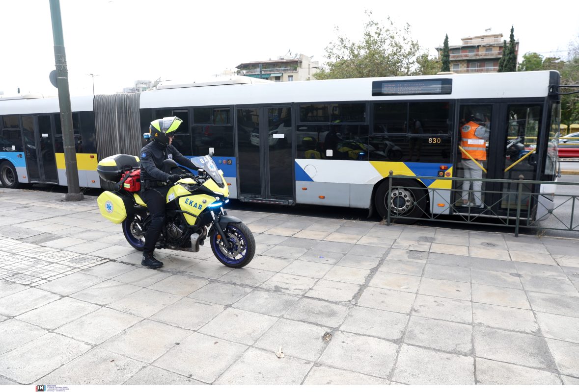 Τροχαίο στη Συγγρού: Λεωφορείο συγκρούστηκε με αυτοκίνητο – Έξι τραυματίες