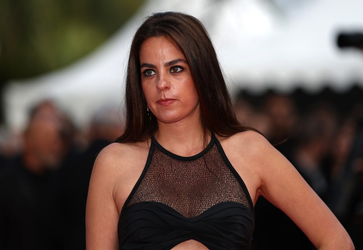 Anouchka Delon: Συζυγικά προβλήματα για την κόρη του Alain Delon; Οι αινιγματικές αναρτήσεις του συζύγου της