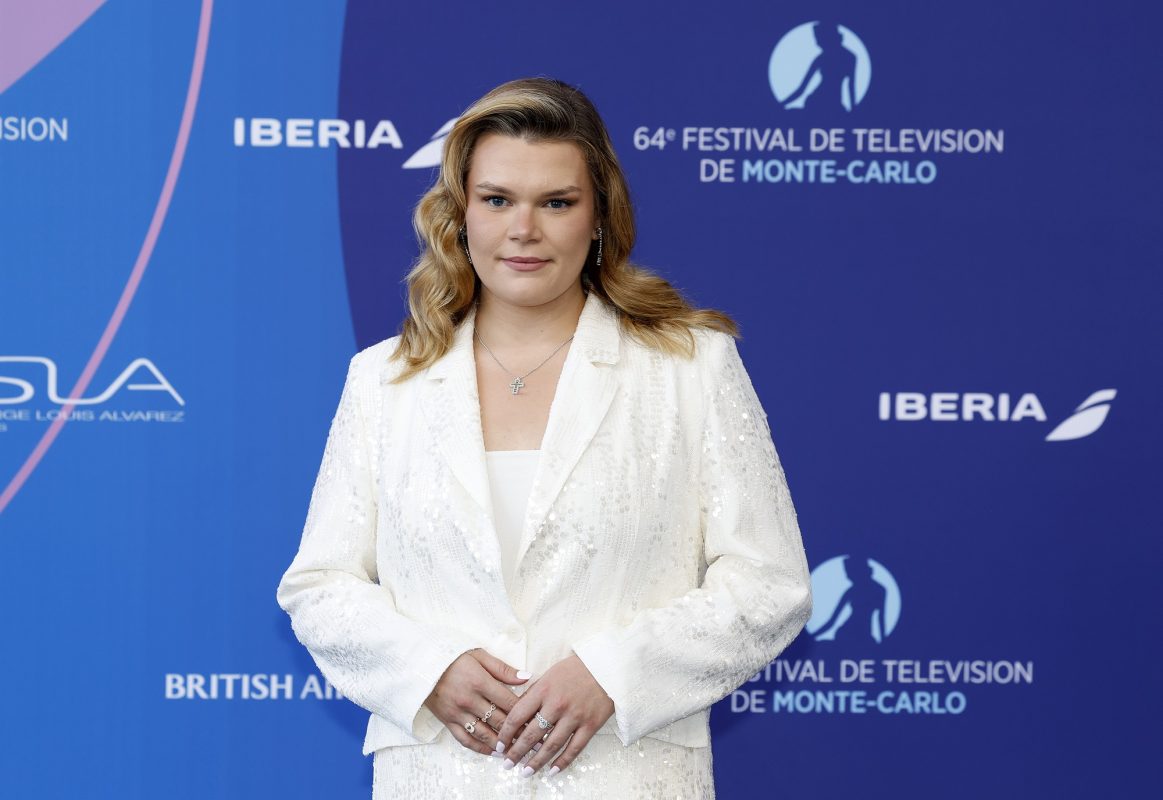 Grace Kelly: Η εγγονή της εντυπωσιάζει με το εμβληματικό φόρεμά της του 1954