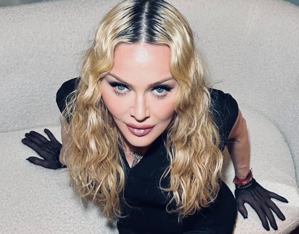 Η Madonna ξεσηκώνει τους θαυμαστές της προαναγγέλλοντας νέα μουσική
