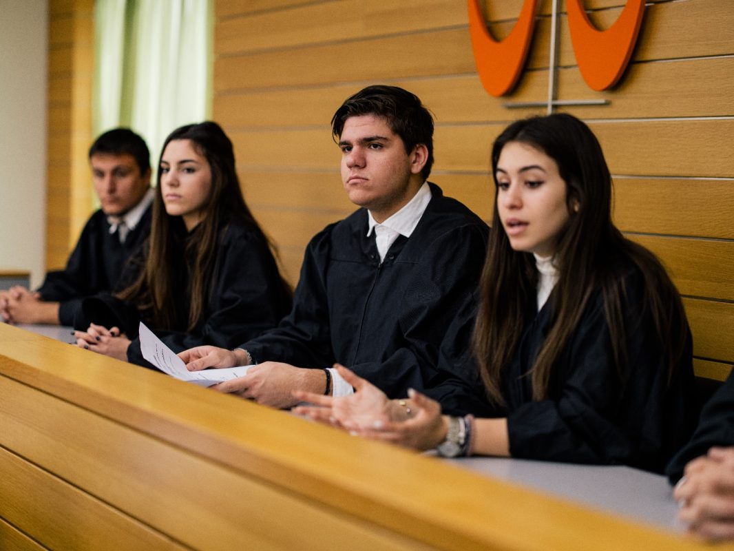 Νομικές Σπουδές με Παγκόσμιες Προοπτικές: Κυβερνοασφάλεια, AI και Ειδίκευση στα Νέα Δεδομένα