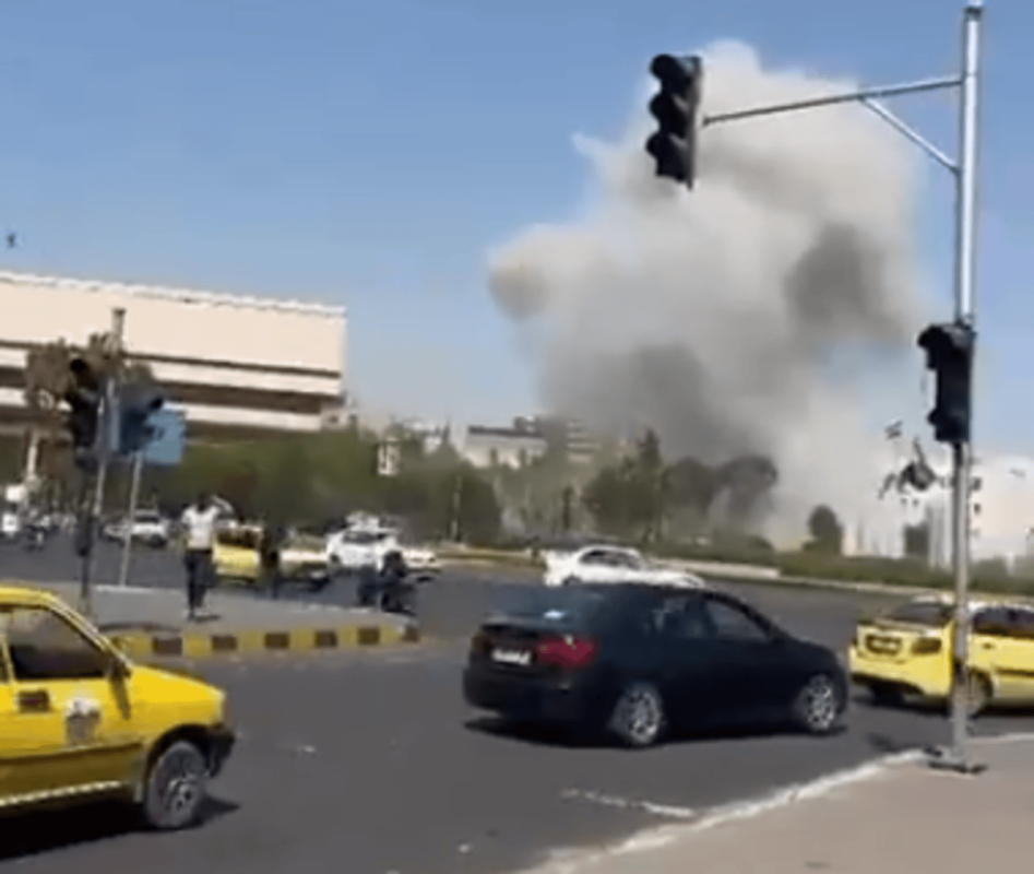 Νέα ισραηλινή επίθεση στη Δαμασκό – Τώρα αρχίζουν τα «οδυνηρά πλήγματα» προειδοποιεί την κυβέρνηση του Αλ-Σαράα ο Κατς