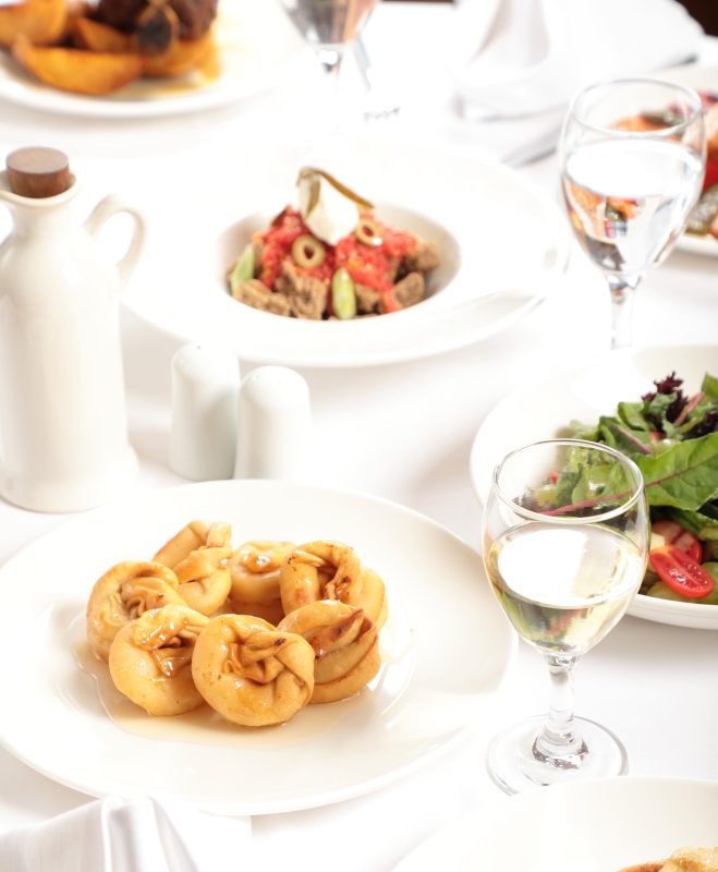 Το καλοκαίρι «μυρίζει» Κρήτη… και μαγειρεύεται εν πλω