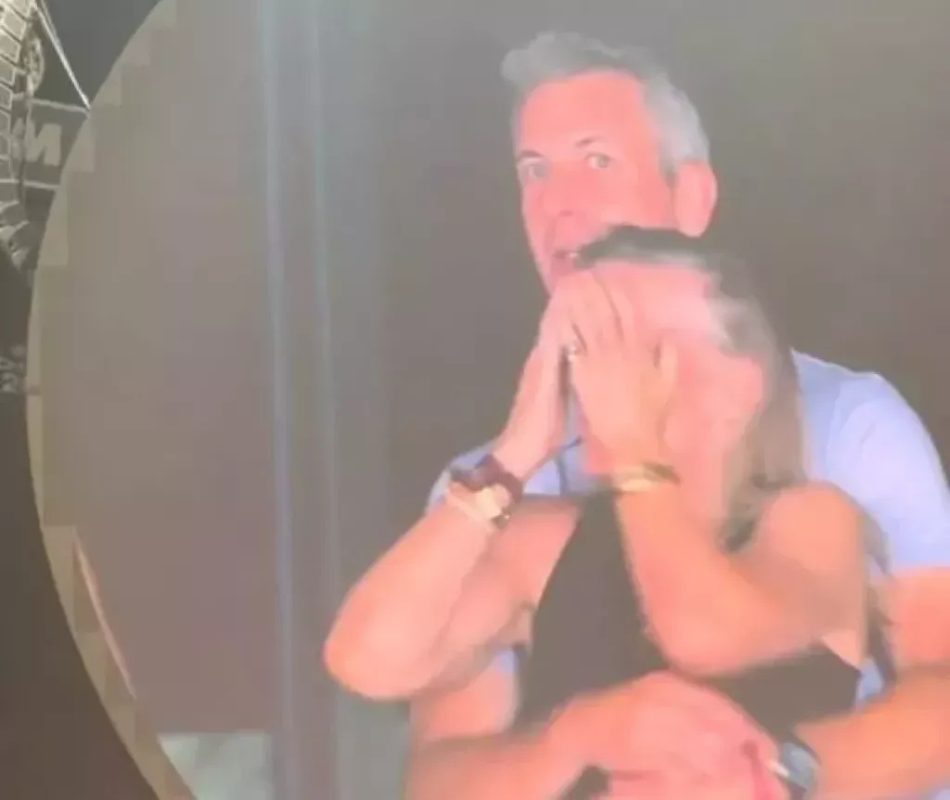 ColdplayGate: Μπορεί ο άπιστος CEO να μηνύσει το συγκρότημα;