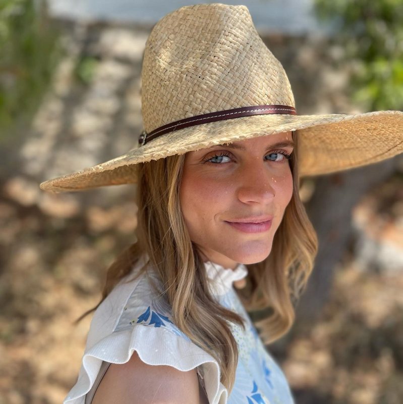 Δανάη Μιχαλάκη: Το τρυφερό «κλικ» με την κόρη της στον καναπέ του σπιτιού