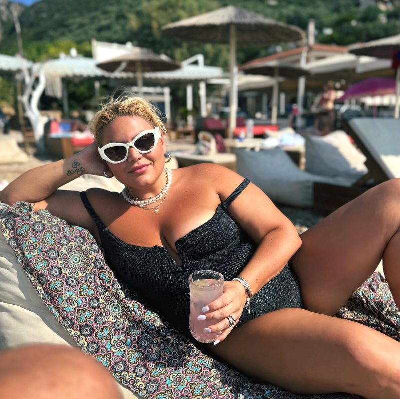 Δανάη Μπάρκα: «Έρωτας με την πρώτη ματιά;»