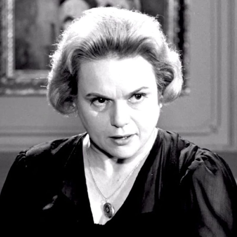 Δέσπω Διαμαντίδου: Ο θυελλώδης έρωτας με τον κατά 18 χρόνια μικρότερο Δημήτρη Παπαμιχαήλ – Σπάνιο κλικ από τις διακοπές τους το 1961