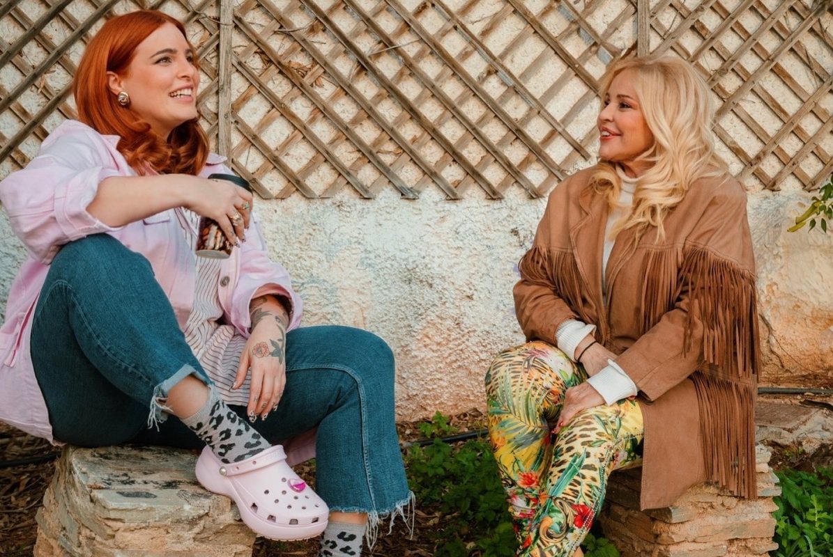 Η Μπέσσυ Αργυράκη ρώτησε το ChatGPT πότε θα παντρευτεί η κόρη της, Εβελίνα Νικόλιζα