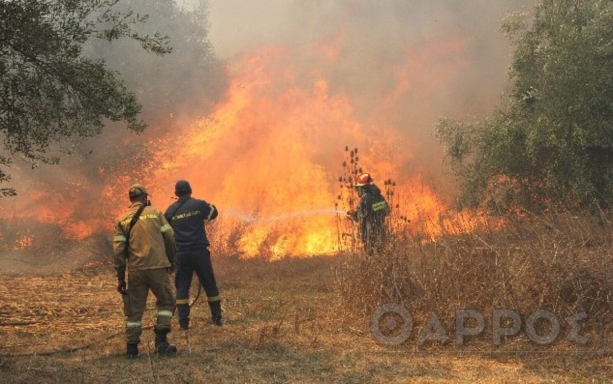 Φωτιά στον Νερόμυλο Μεσσηνίας – Μήνυμα από το 112 για εκκένωση
