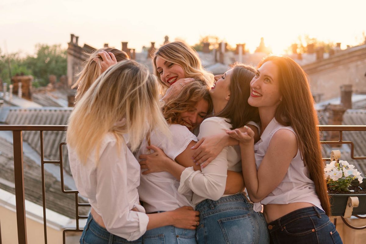 30 Ιουλίου: Φιλία, ανθρώπινα δικαιώματα και μικρές καθημερινές πράξεις που μετρούν