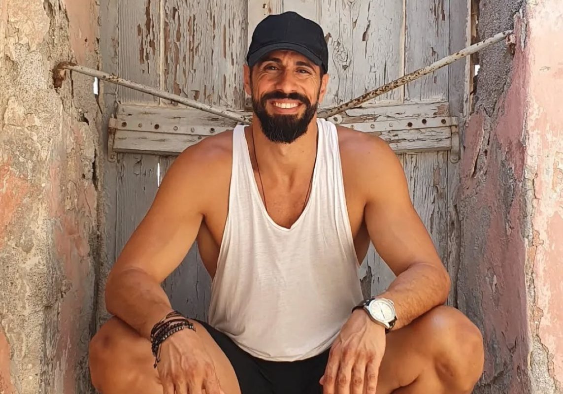 Γιώργος Παράσχος: «Πρέπει να ακούσουμε τι θέλει να μας πει ο καρκίνος για να ηρεμήσει και να φύγει»