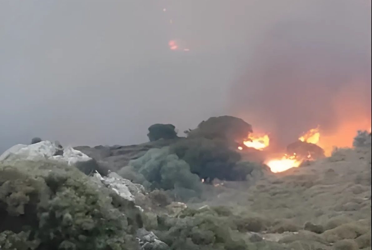 Συνεχίζεται η μάχη με τις φλόγες στα Χανιά