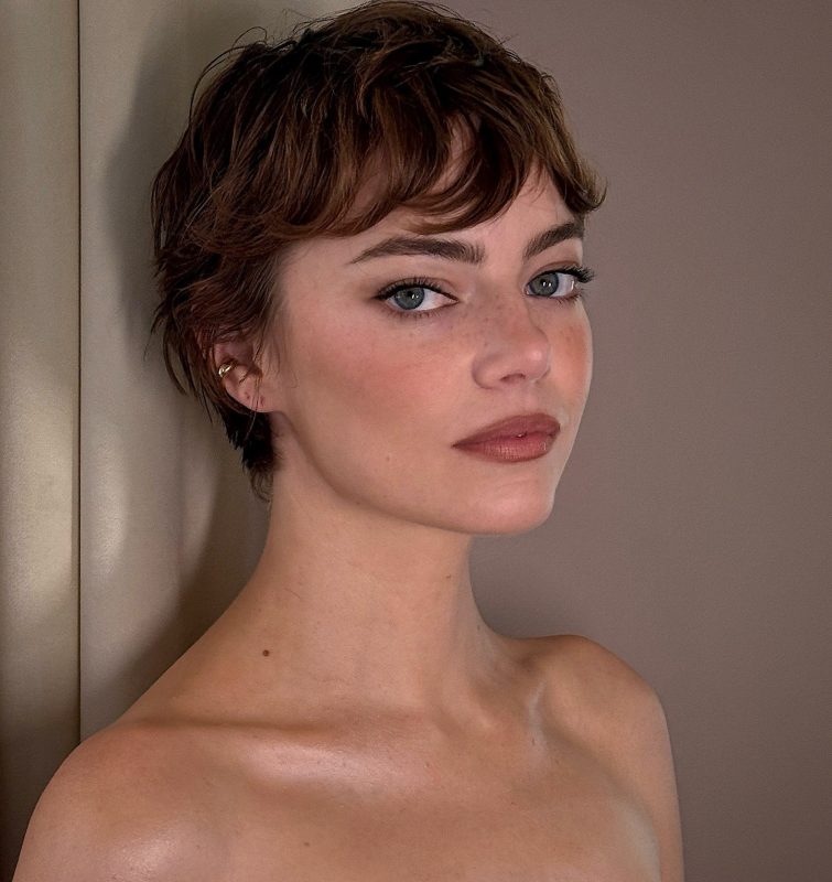 Βlush Stacking: Η makeup artist των celebrities εξηγεί βήμα-βήμα την τεχνική ρουζ για πολυδιάστατο χρώμα διαρκείας