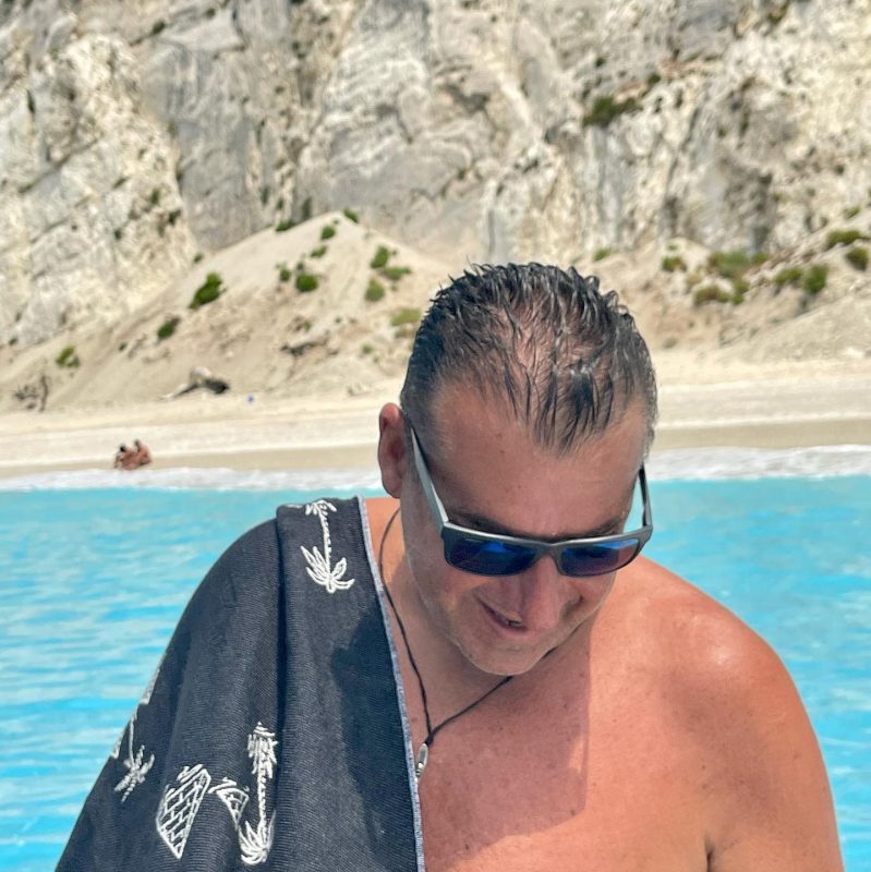 Γιώργος Λιάγκας: Γλεντά στην Πάρο και δείχνει το νέο του… φουσκωτό