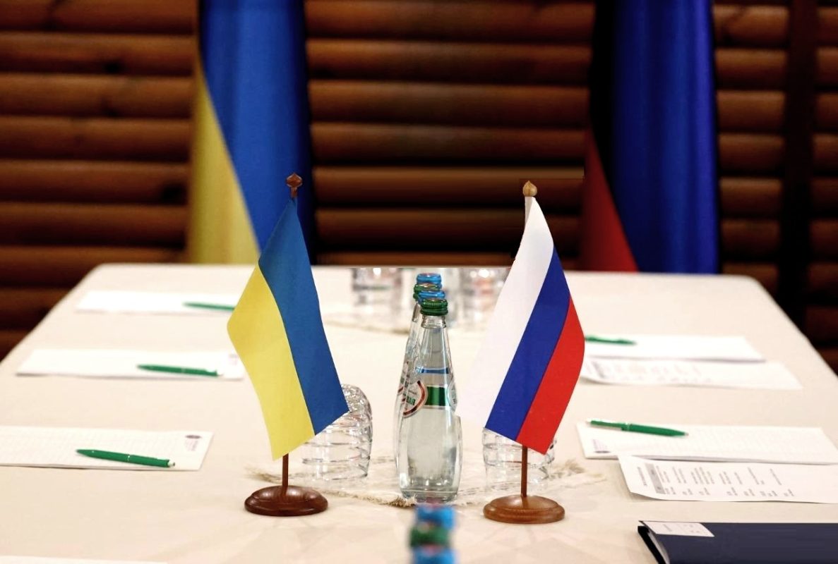 Οι αντιπροσωπείες της Ουκρανίας και της Ρωσίας έφθασαν στην Κωνσταντινούπολη