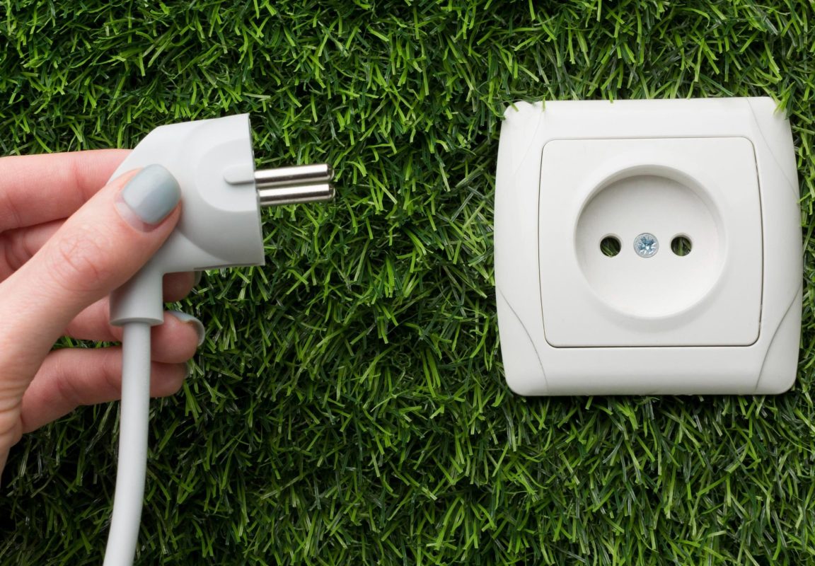 7 συσκευές που πρέπει πάντα να βγάζετε από την πρίζα όταν πηγαίνετε διακοπές