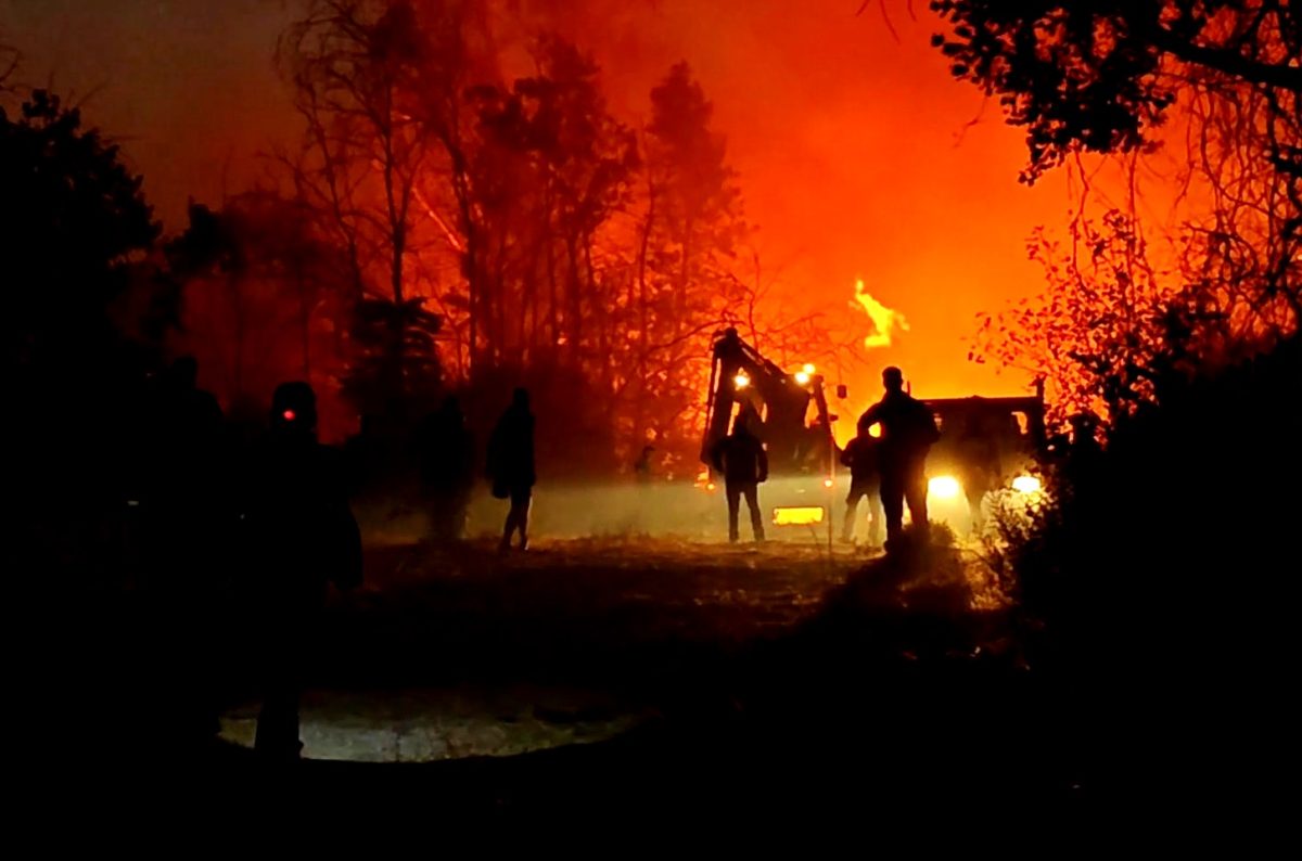 Ολονύχτια μάχη με τις φλόγες σε Αττική, Εύβοια, Κύθηρα, Μεσσηνία και Χανιά – Κάηκαν σπίτια – ΒΙΝΤΕΟ