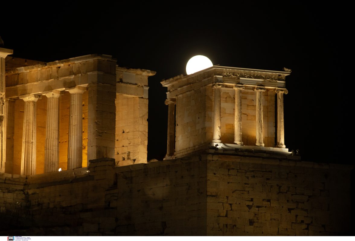 «Πανσέληνος του Οξύρρυγχου»: Το αυγουστιάτικο φεγγάρι φώτισε τον ουρανό – Εντυπωσιακές εικόνες