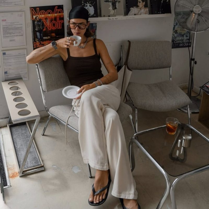 5 παπούτσια που φοράμε με λευκά παντελόνια για αψεγάδιαστο καλοκαιρινό στιλ